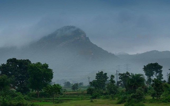 Red Earth. Quiet Lakes. Hills, Forests & Open Skies.